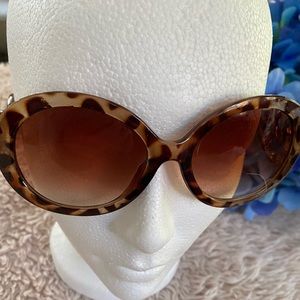 Brown Leopard look 👀 Sunglasses 🕶